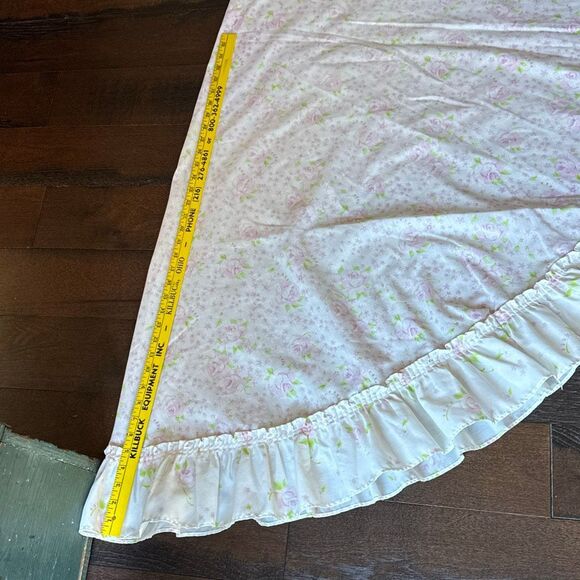 Vintage JCPenney home round tablecloth 72” white pink floral ruffle cottagecore - Picture 6 of 8